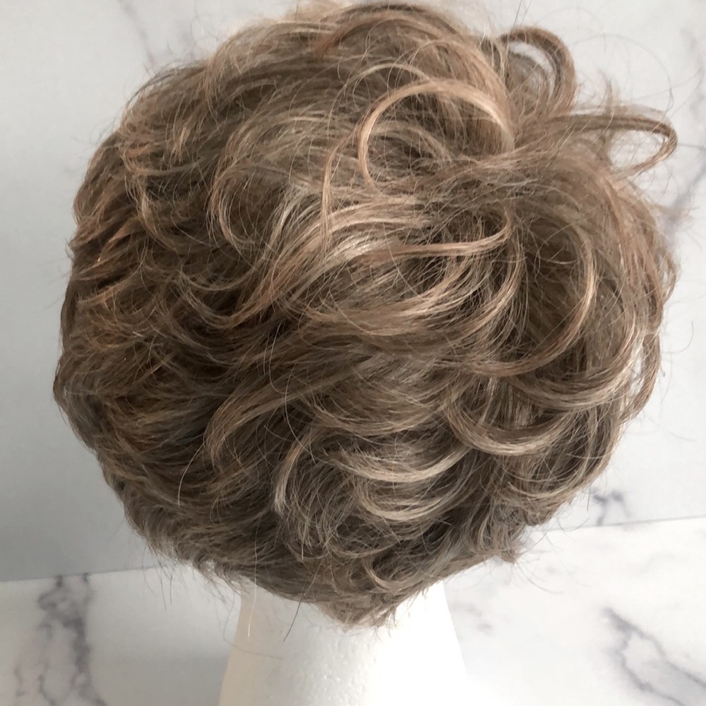 Estetica Designs Wig Petite Kate Ash Brown With Platinum Blonde Blend - Picture 5 of 16